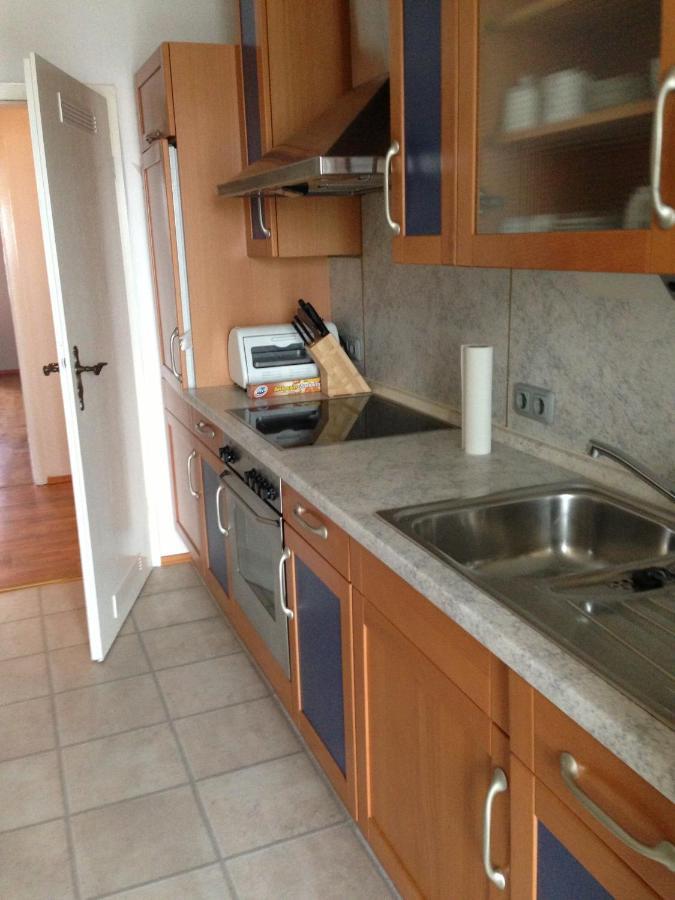 Sudstadt-Fewo Mit Grossem Balkon Nahe City Und Meer - Uber Den Dachern Von Whv Wilhelmshaven Exterior photo