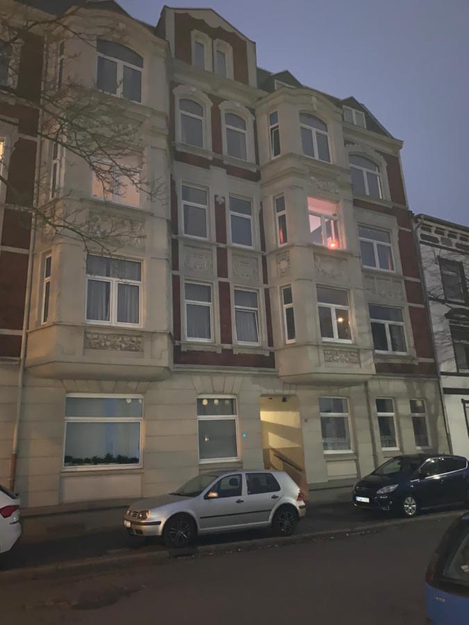 Sudstadt-Fewo Mit Grossem Balkon Nahe City Und Meer - Uber Den Dachern Von Whv Wilhelmshaven Exterior photo